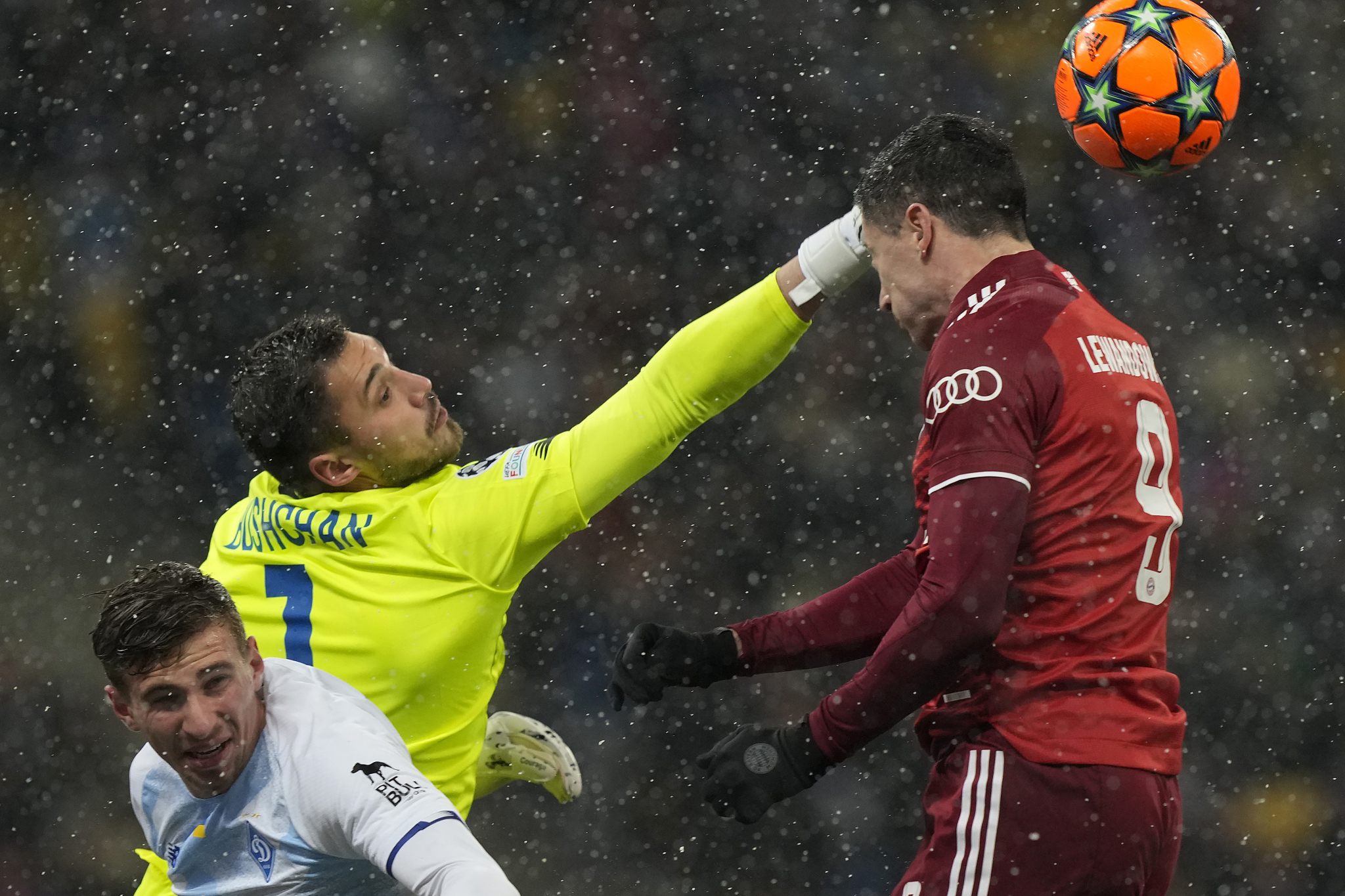 RONALDO I SANČO DONELI TRIJUMF MANČESTERU! “Crveni đavoli” se mučili, a onda dva puta zatresli mrežu Viljareala!