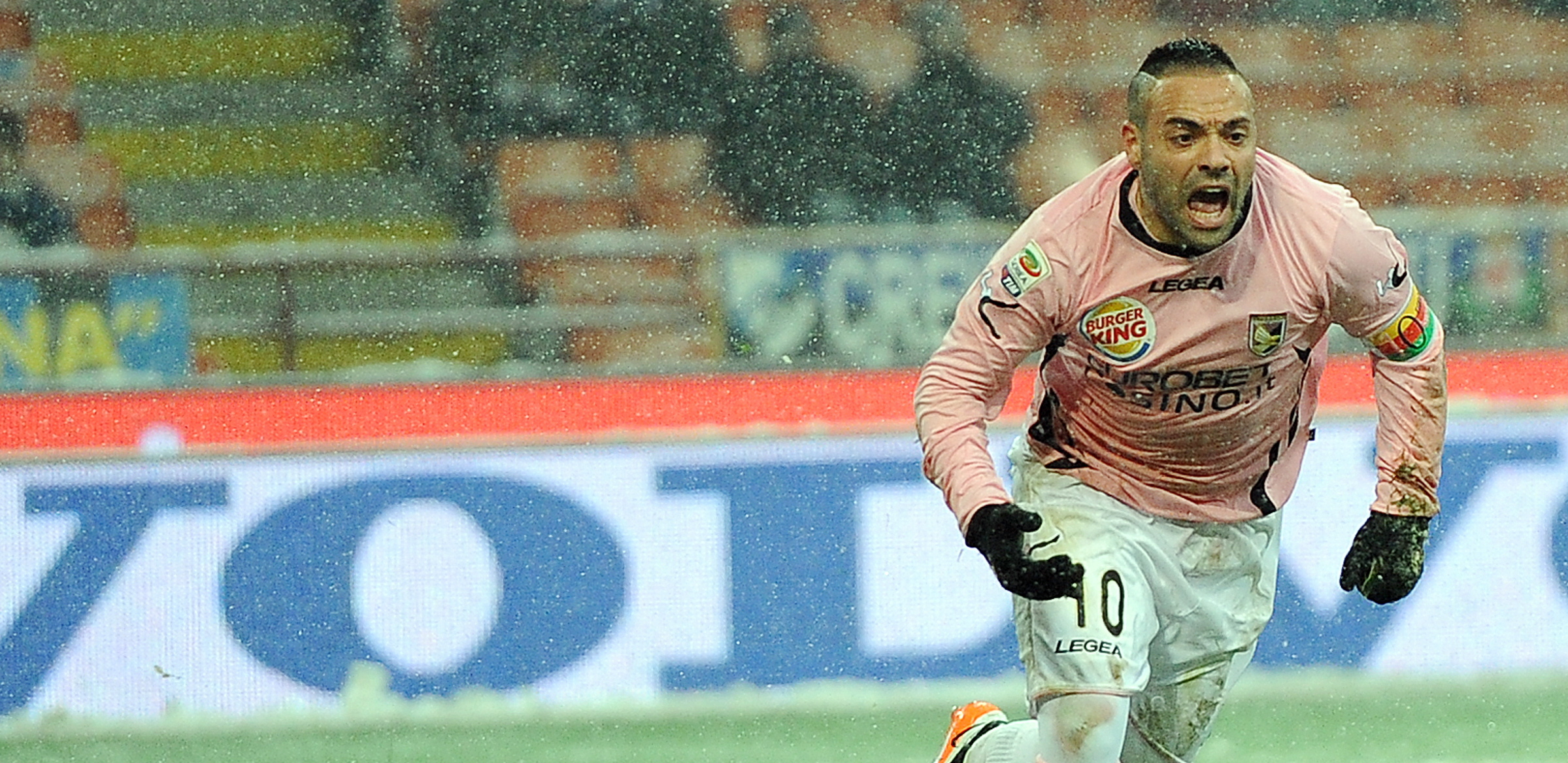 SUNOVRAT ČUVENOG FUDBALERA! Bio je legenda u Italiji, a sada osuđen na tri i po godine zatvora!