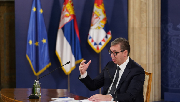 HRVATSKA POSVETILA EMISIJU SRBIJI Dok se Hrvati hvale polovnim Rafalima, Vučić ugovara bolju cenu gasa!