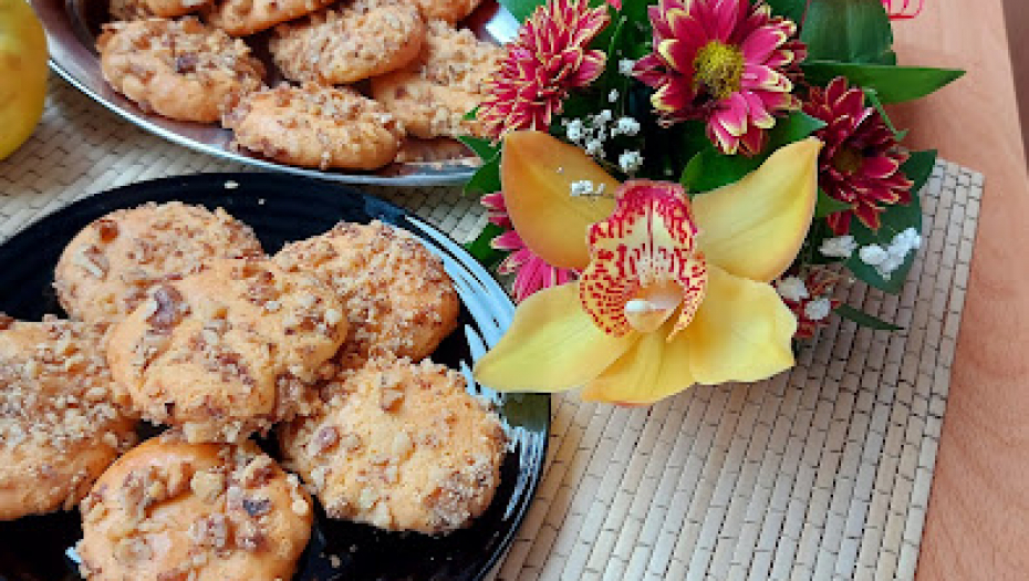 STARINSKI KOLAČ PO BAKINOM RECEPTU Gurabije, prelep, sladak i hrskav biskvit (VIDEO)