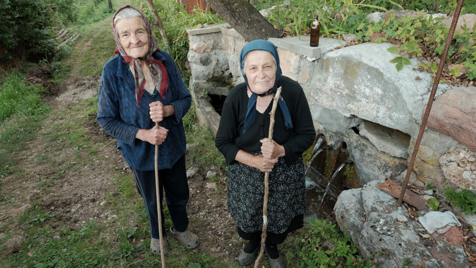 ZAŠTO SRPSKE BABE NOSE MARAME? Otkrivamo veliku žensku misteriju, koja se mnogima neće svideti