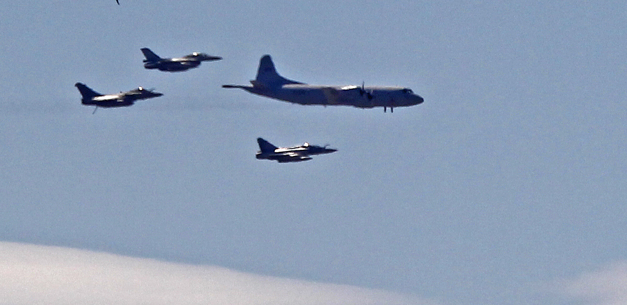 AGRESIJA SE NASTAVLJA Izrael krenuo u munjevit napad na sirijske položaje, a onda je usledio odgovor! (VIDEO)