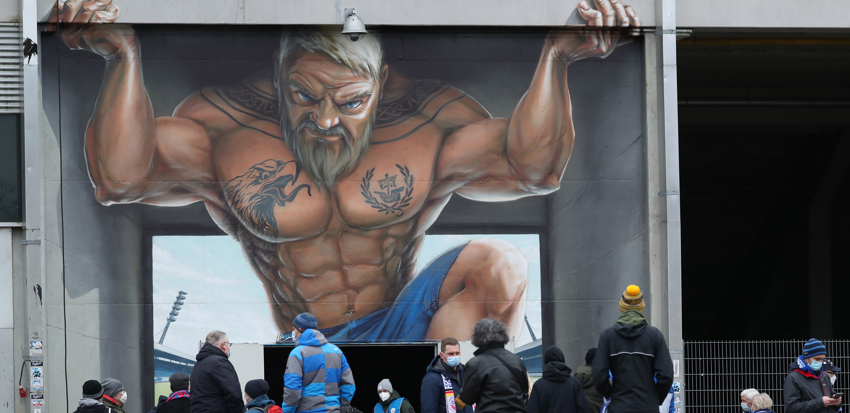 STRAŠNO Navijači slavili pogibiju policajca, savez hitno reagovao