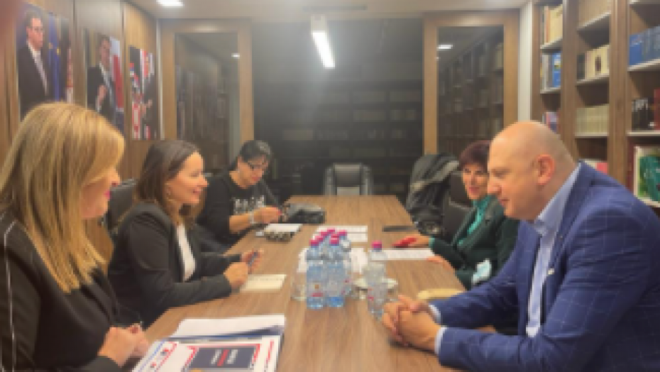 ODRŽAN SASTANAK RADNE GRUPE SNS ZA DEMOGRAFSKI OPORAVAK!