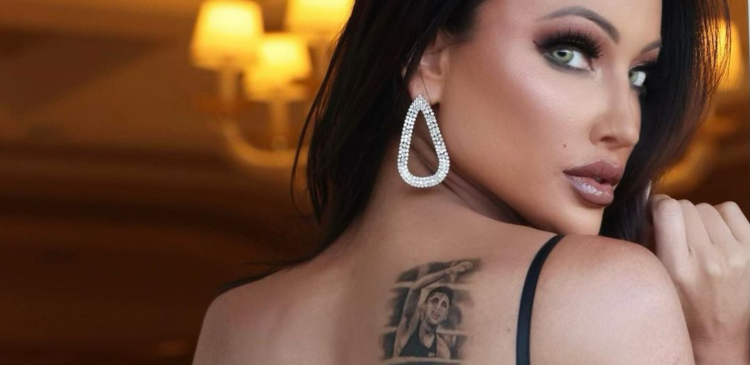 OSKAR ZA LJUBAV Bombastična TV zvezda zanosnih oblina "nacrtala" slavnog boksera, ZAUVEK JE NJEN (FOTO)