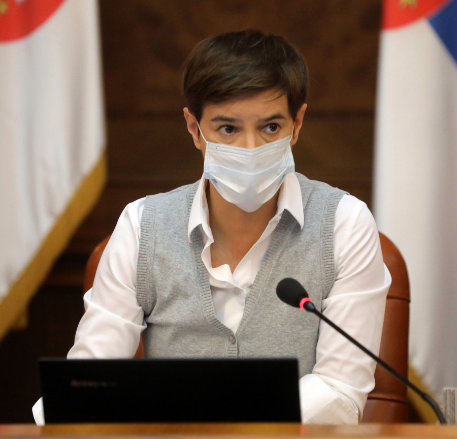 STIGLA ZIMA U VLADU SRBIJE Svi posmatrali Anu Brnabić, premijerka potpuno drugačija (FOTO)