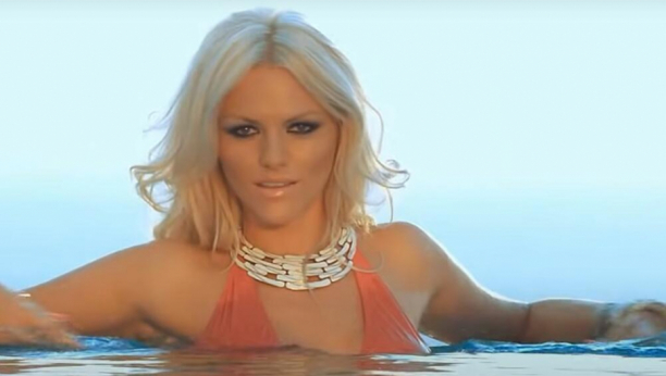 SNIMILA JE ČUVENU PESMU SA OGNJENOM I NESTALA! Atraktivna Natalija mamila je uzdahe, nestala je iz medija i napustila Srbiju, a evo kako danas izgleda!