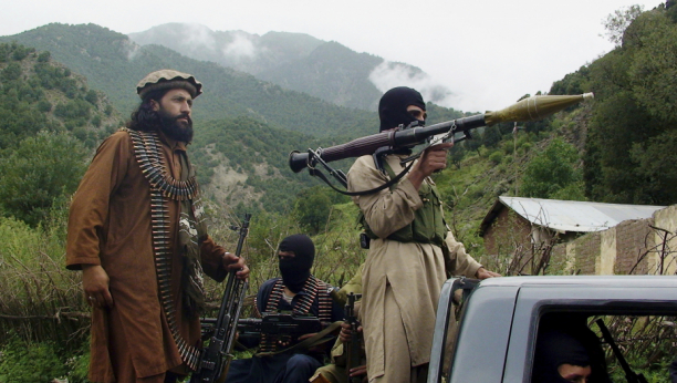 BESNI RAT U AVGANISTANU Talibani proteruju teroriste Islamske države