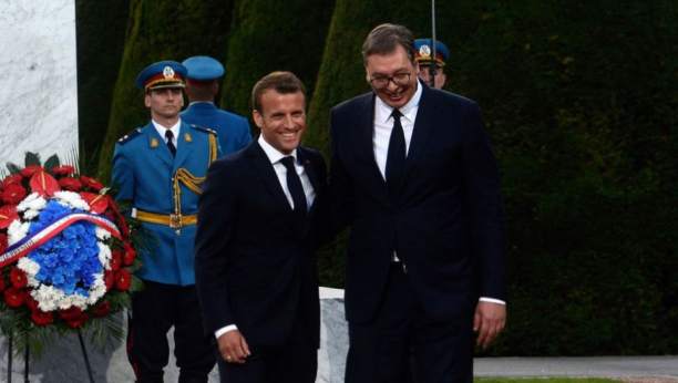 POŠTOVANJE SE NE KUPUJE! Hrvati plaču: Makron se Vučiću i Srbima obratio na srpskom jeziku, a mi smo platili milijarde i nismo dobili ništa!