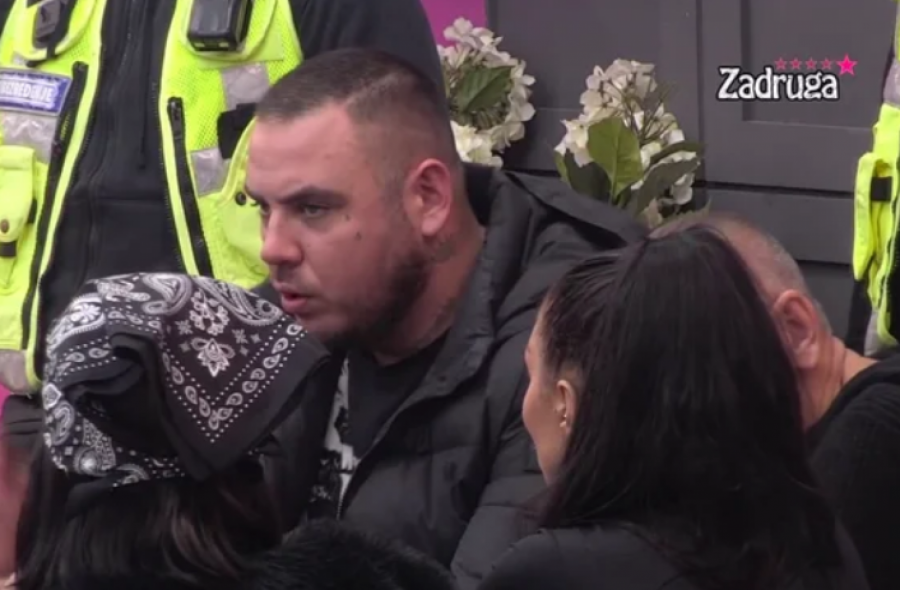 KARAMBOL U BELOJ KUĆI! Dalila se obrušila na Cara kao nikad, a Dejanu nije dala da govori, reagovalo i obezbeđenje!