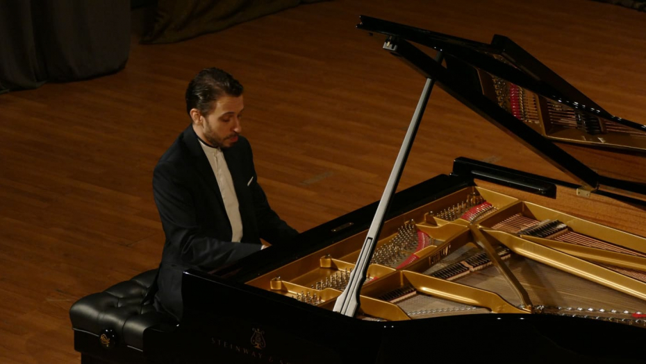 MUZIKA BRIŠE SVE GRANICE Održan solistički koncert pijaniste Pabla Rosija u Ruskom domu, gosti oduševljeni njegovim izvođenjem kompozicija!