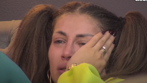 DOGOVORI SA PRODUKCIJOM SE PRIVODE KRAJU Dalilini bivši verenici stižu u Zadrugu, ući će iste večeri, a kada starleta vidi njega skameniće se od užasa!