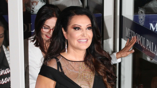 ALO! SAZNAJE! Dragana od Tonija dobila auto vredan skoro milion evra, unutra svarovski kristali, a ovo pre njega niko na svetu nije uradio!