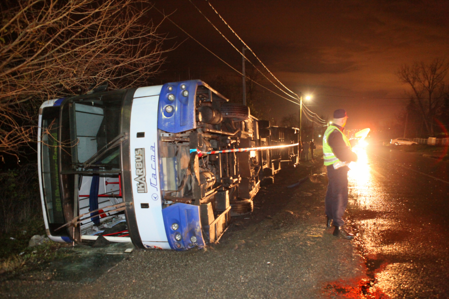 UKLETA DEONICA Lastin autobus prevrnuo se juče na mestu najteže saobraćajne nesreće na teritoriji Beograda