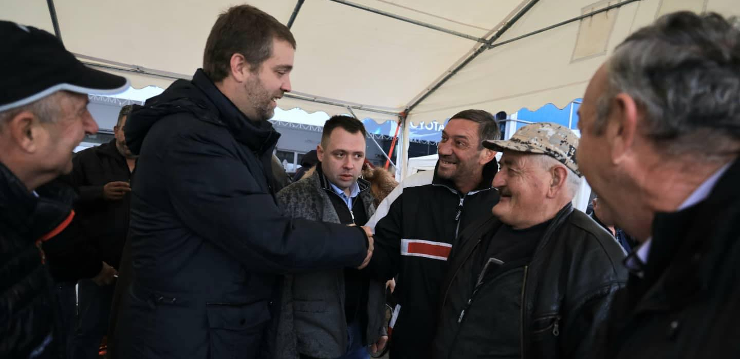 ČUVAJMO TRADICIJU, SEBE I SVOJ IDENTITET! Gradonačelnik Dašić posetio tradicionalnu Šumadijsku čajanku na Sajmu turizma!