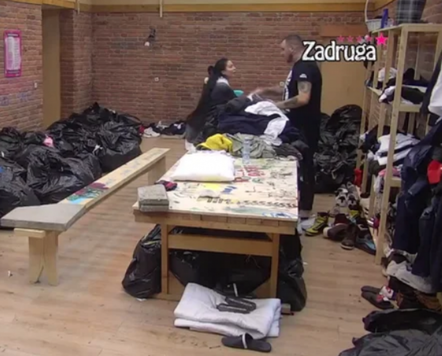 JUTARNJA SVAĐA! Car ljubomorisao  zbog Janjuša, a Maja ga pratila u stopu i urlala iz sveg glasa