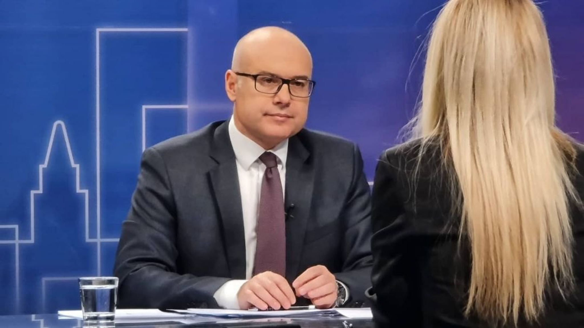 VUČEVIĆ: Za 12 miliona evra smo smanjili dug Grada od 2012. godine, a novčanu pomoć za prvo dete uvećavamo za 300 odsto!