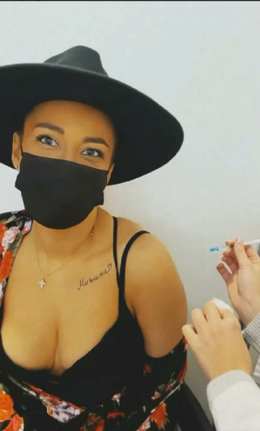 LJUDI, VAKCINIŠITE SE I NE IZMIŠLJAJTE TOPLU VODU Ana Nikolić otišla da primi vakcinu, pa kukala kako je boli!