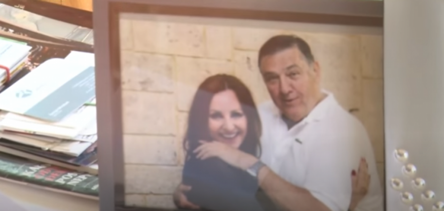 OVO JE STAN U KOM SU 10 GODINA ŽIVELI ANA I MRKA Sve u staklu, stilski nameštaj i ogromna terasa!