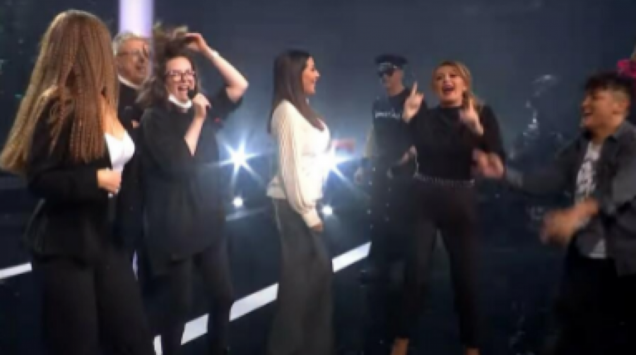 PEVAČICA IZAŠLA NA SCENU BEZ ŠMINKE! Žiri Zvezda Granda podivljao kada je počela da peva