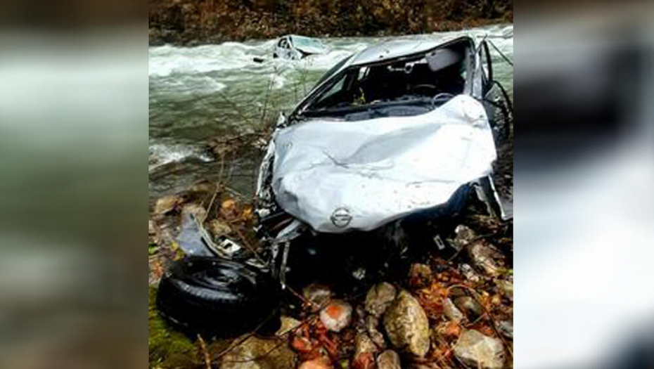 DETALJI STRAVIČNE NESREĆE U CRNOJ GORI U autu je bila tročlana porodica (FOTO)