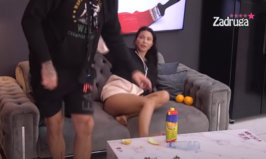 KLOŠARKO JEDNA! Brutalna svađa Cara i Maje, zadrugarki pao mrak na oči, počela da ga gađa i napravila rusvaj u Beloj kući, a potom žestoko zapretila!