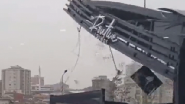 SNAŽNO NEVREME ZAHVATILO ISTANBUL U jezivoj oluji poginule najmanje četiri osobe (VIDEO)