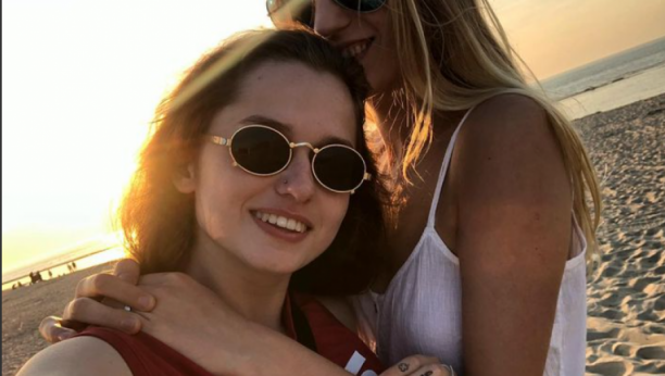 ODJEDNOM SE ZAČULO GROMOGLASNO "DA" Učesnica "Top modela" tokom finalnog programa zaprosila ljubav svog života