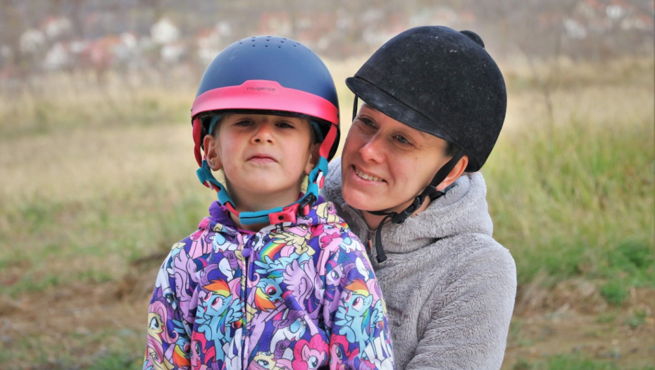 KONJI KOJI LEČE I DONOSE RADOST Posetili smo domaćinstvo u Bukoviku gde deca dolaze na hipoterapiju