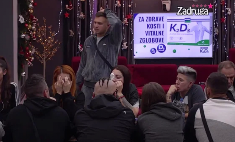 ŠOK! TAJ POGLED PSIHOPATE MI NE PRIJA Stefan Karić podsetio sve da je zauzet, pa zamolio zadrugarke ovo!