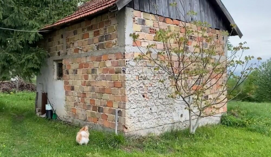 OVO JE KUĆA U KOJOJ JE ODRASLA DALILA Ogdajila ju je baka, a živela je u Bugojnu!