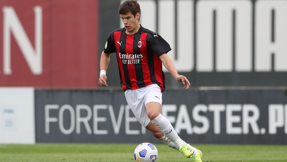 ODREKAO SE SRBIJE, ODABRAO DRUGU REPREZENTACIJU, A SADA IDE KOD TADIĆA! "Srpski Maldini" napustio Milan i pronašao novi klub! (FOTO)