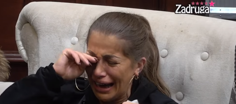 NEĆE MOĆI DA PREBRODI PROBLEME? Dalila će opet završiti na psihijatriji, isplivali jezivi detalji njenog rastrojstva i šta je sve radila Dejanu!?