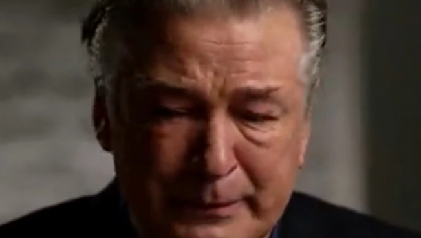 GUŠIO SE U SUZAMA I JEDVA JE PROGOVORIO Alek Boldvin prvi put JAVNO ispričao sve o UBISTVU koleginice, zbog jedne stvari se potpuno slomio!