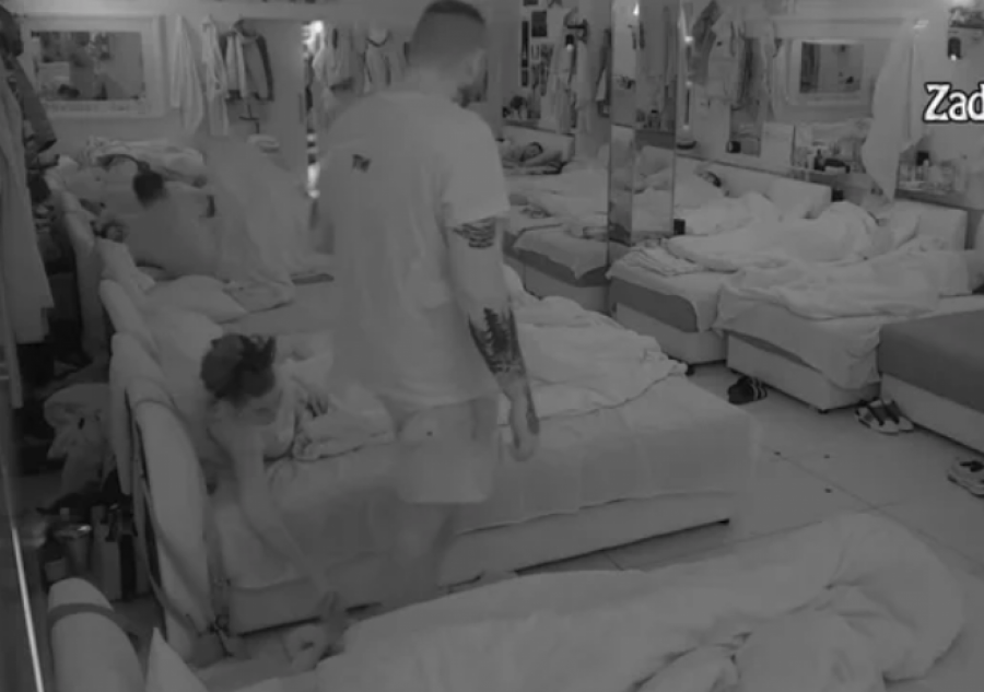 POSTAVIO JOJ PITANJE, A ONA OSTALA BEZ REČI! Dejan prošao pored Maje i kroz osmeh joj rekao ovo