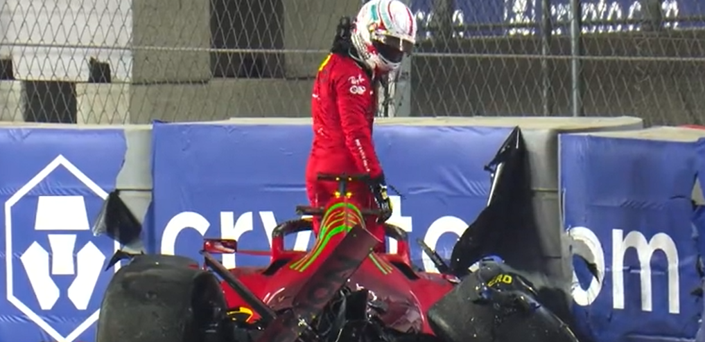 UŽASAN UDES! Vozač Ferarija uništio bolid, pa počeo da psuje! (VIDEO)