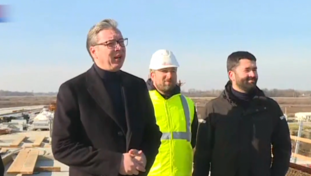 VUČIĆ BLIZU MESTA GDE SU ĐILASOVI BATINAŠI PRETUKLI BAGERISTU Razgovaraću sa meštanima iza kojih ne stoji vračarska ili inostrana politika, idem da rešavam probleme!