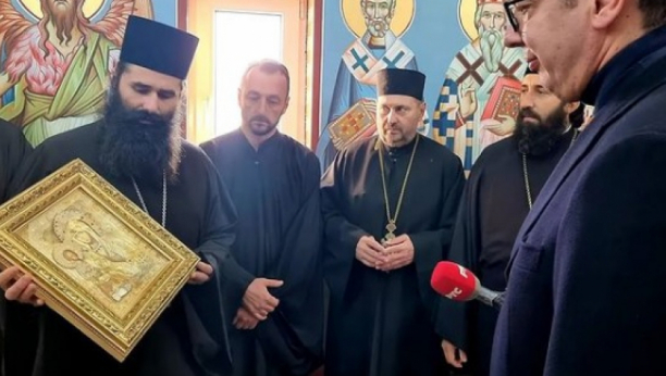 OBELEŽAVANJE PRAZNIKA! Predsednik Vučić dobio prelepu ikonu