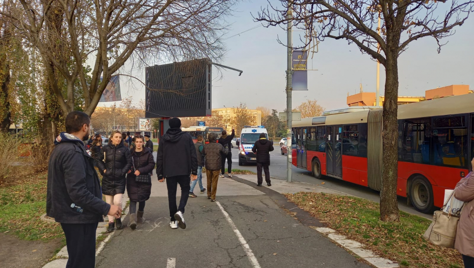 NOSIĆETE ŽIVOTE NA SAVESTI! Đilasovci i lažni ekolozi blokirali vozilo HITNE POMOĆI!