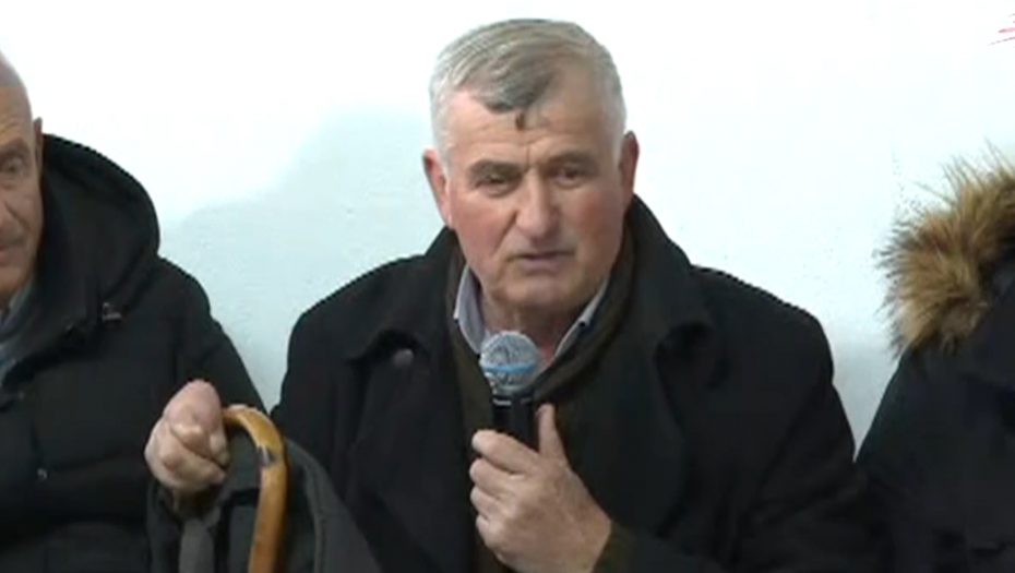 PREDSEDNIK VUČIĆ RAZGOVARAO SA MEŠTANIMA GORNJIH NEDELJICA Tražićemo od Rio Tinta da ne računaju samo na profit, već na zdravlje ljudi