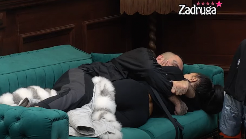 SVE PRŠTI OD STRASTI Maja i Filip osamili se u pabu, pa razmenjivali nežnost, harmoničan odnos kakav do sada nismo videli između njih