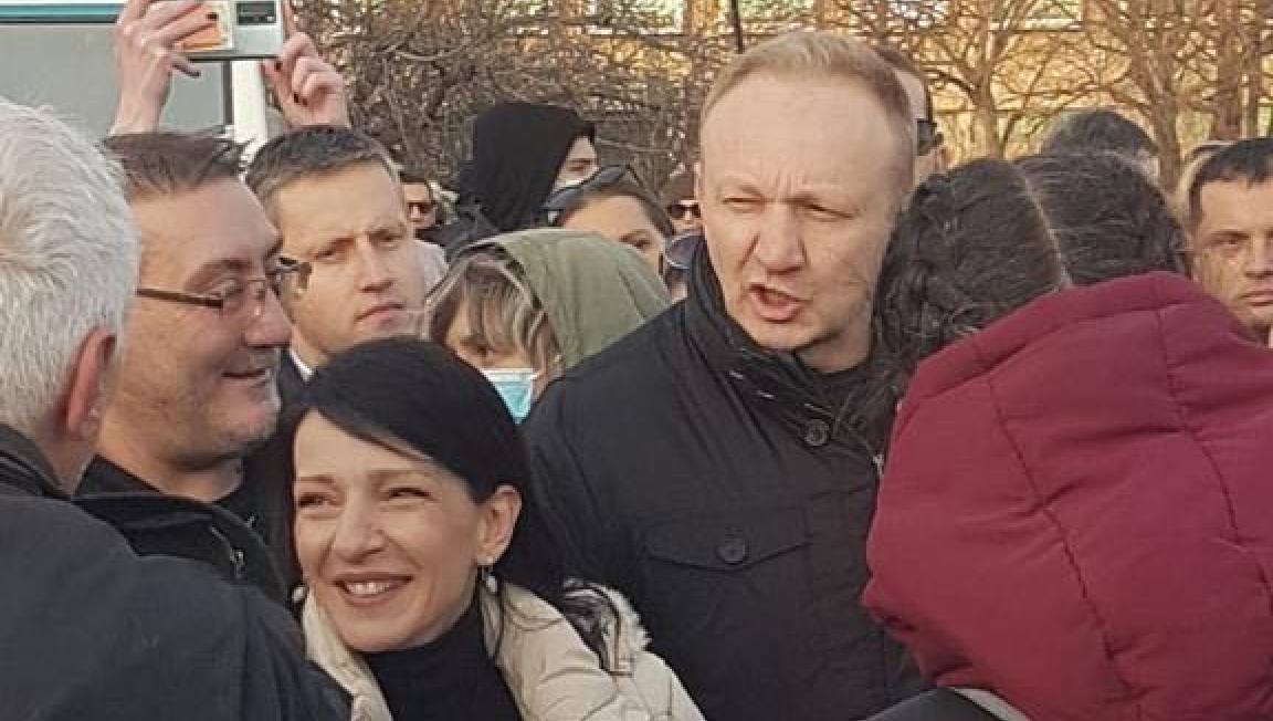 MRAČNA POZADINA BLOKADE SRBIJE Pogledajte ko vam se ponovo smeje u lice!