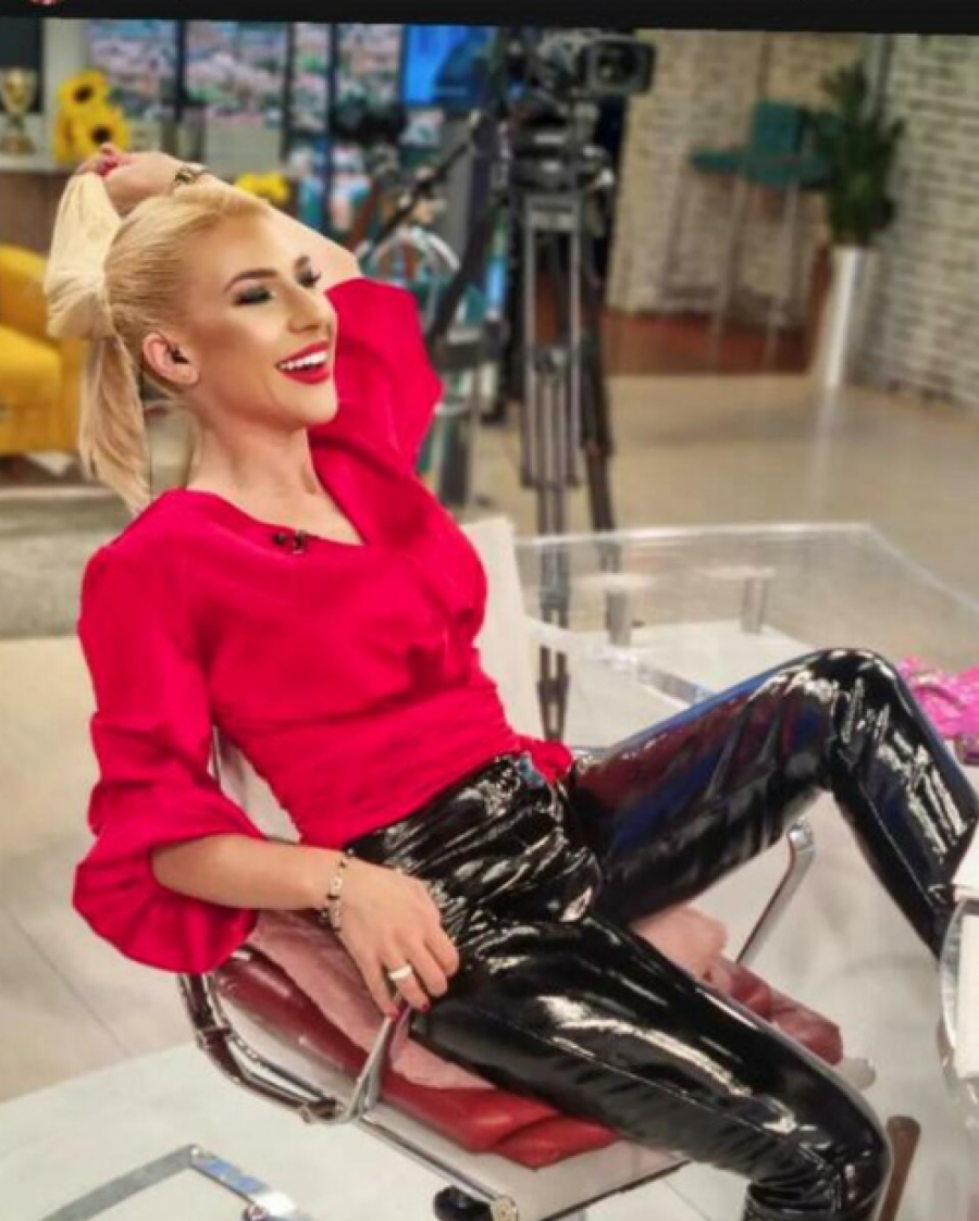 JOVANA ZAMEŠALA KUKOVIMA U JUTARNJEM! Jeremićeva zavodi goste plesom u crnom lateksu, napravila opštu pometnju u studiju!