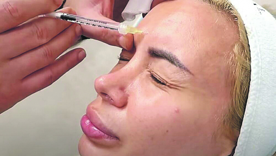 KINESKI BOTOKS PRAVI KRATERE NA LICIMA SRBA Nadrilekari se obrazovali na Jutjub kanalima i kupili serum na crnom tržištu, pa krenuli u akciju