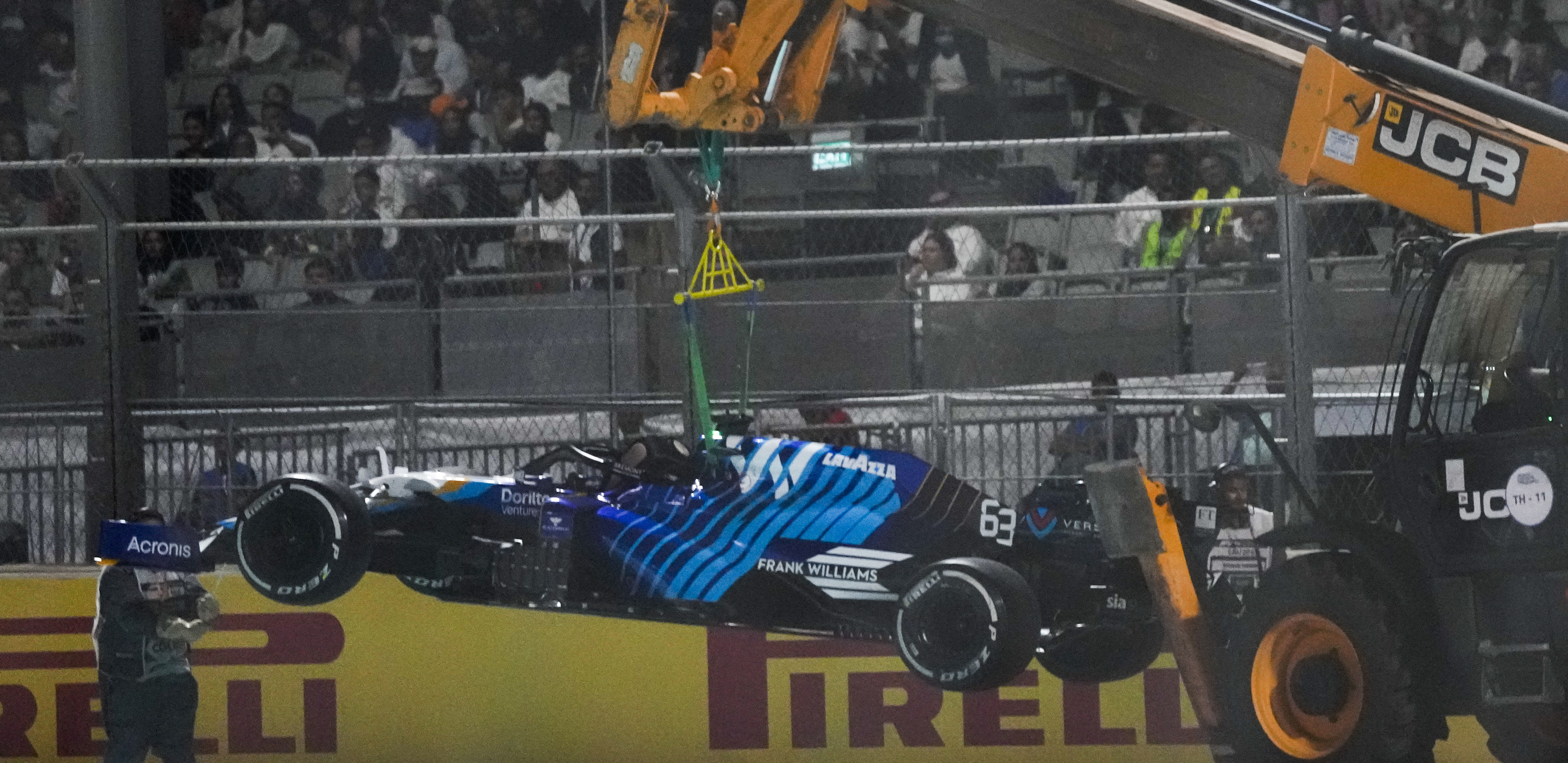 FRKA U FORMULI 1! Sin Mihaela Šumahera udario u zid tokom trke! (FOTO)
