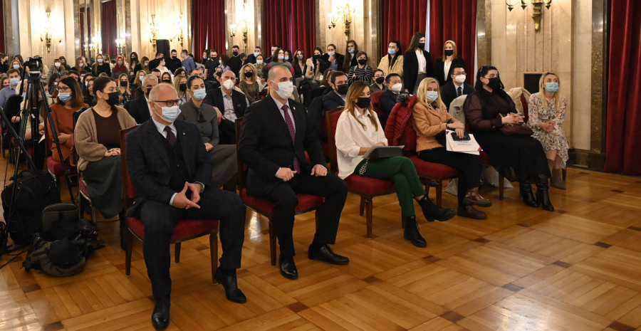 POVODOM MEĐUNARODNOG DANA VOLONTERA Vesić uručio zahvalnice sugrađanima