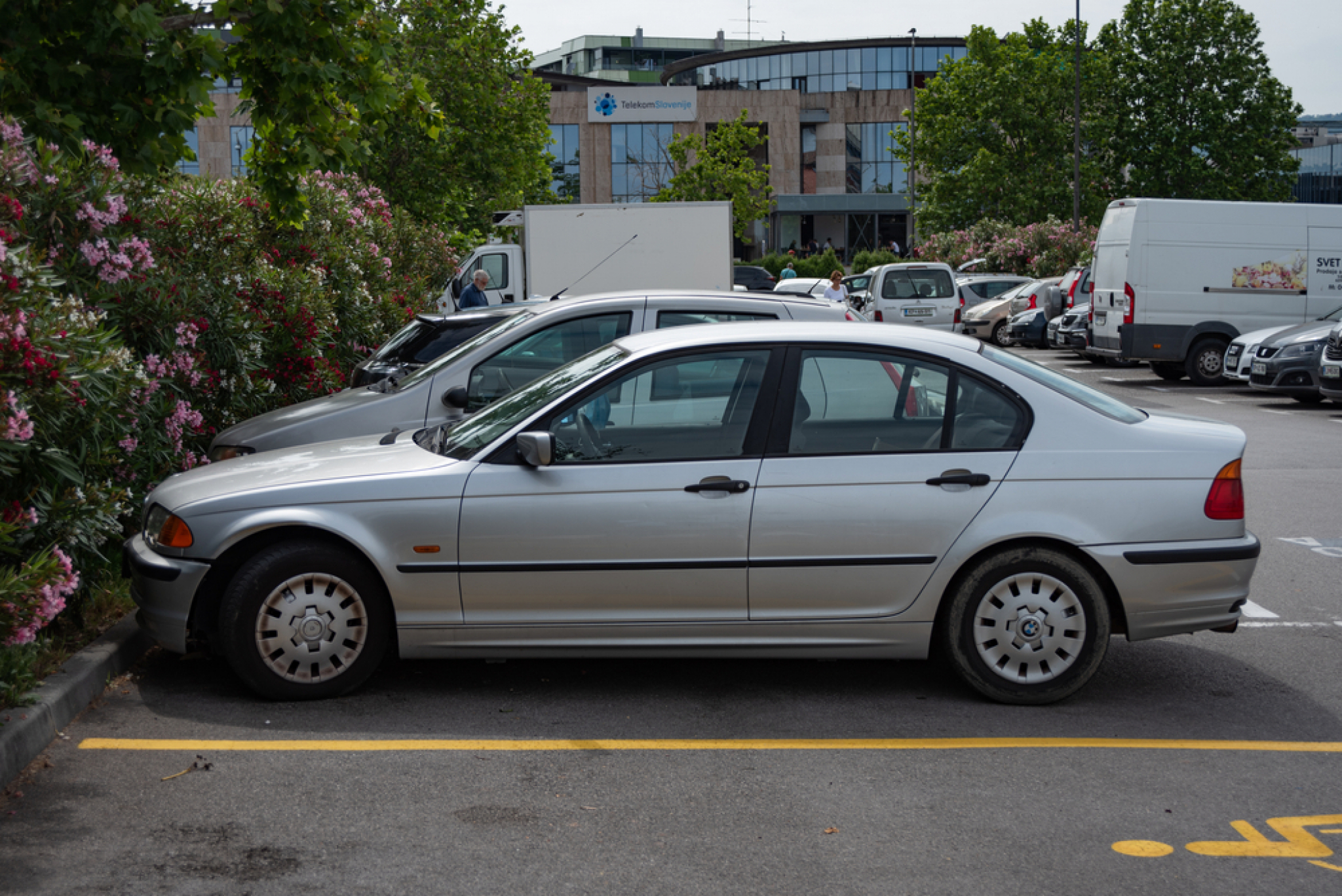 ŠEST ZABORAVLJENIH, A SJAJNIH AUTOMOBILA Definitivno zaslužuju drugu šansu, a završila su u 