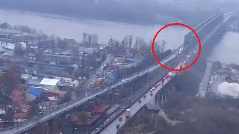 SVE STOJI! Lančani sudar na Pančevcu izazvao kolaps (FOTO)