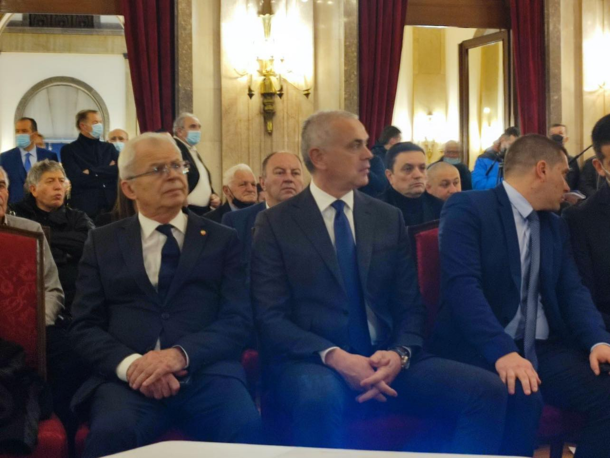 OPROŠTAJ OD LEGENDE! Komemoracija Moci Vukotiću: Saša Ilić i Bjeković u suzama! (VIDEO)