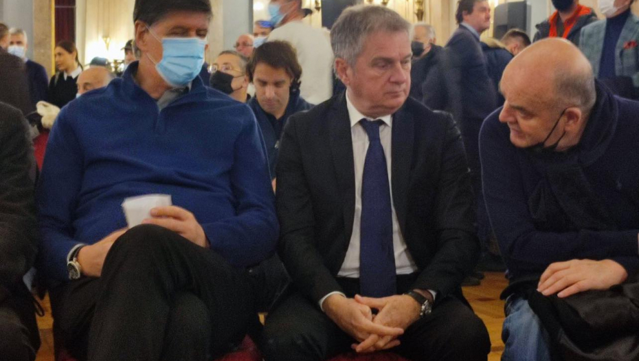 OPROŠTAJ OD LEGENDE! Komemoracija Moci Vukotiću: Saša Ilić i Bjeković u suzama! (VIDEO)